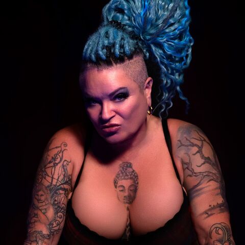 Domina Dark