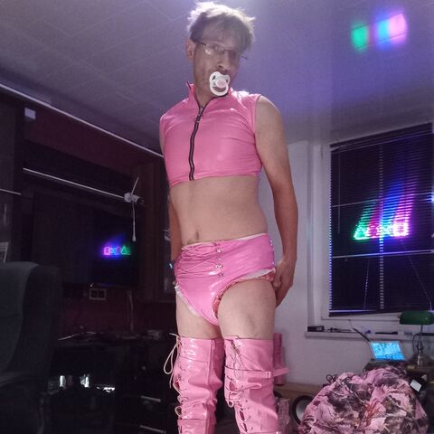 Fem-Boy40