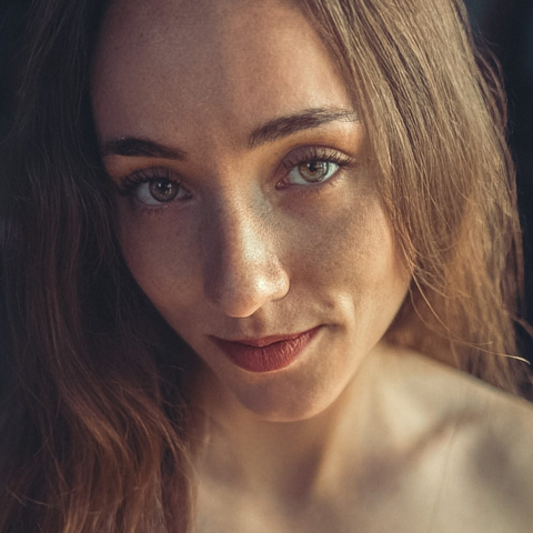 Good Giirl Mila Maeve