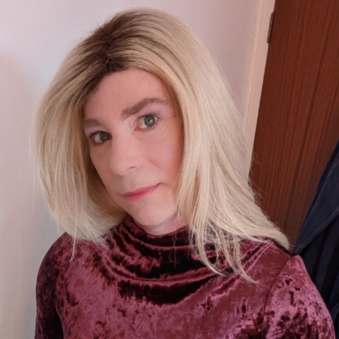 NikkiGee