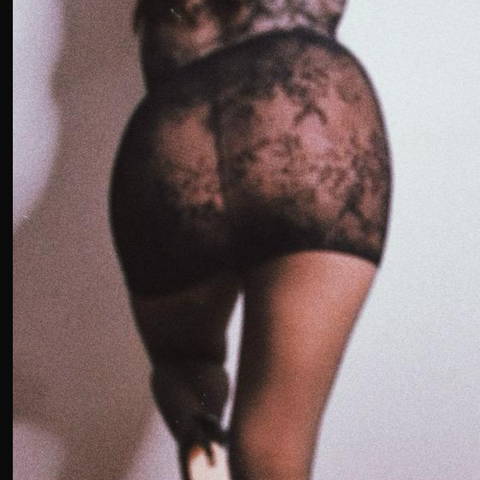 Mrs Noir Wife