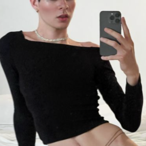 Hott girl pawn studio